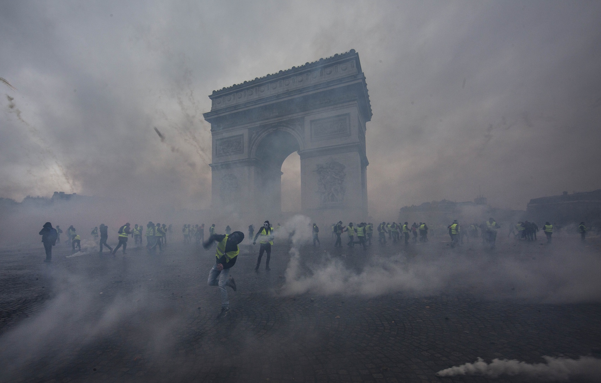 Gilets jaunes devant l'Arc de Triomphe (Paris) le 1 décembre 2018